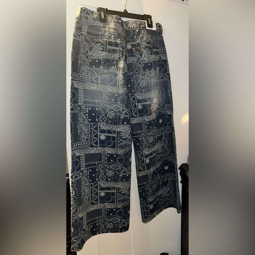 NWT Cali 1850 Bandana Printed Low Rise WiDe Leg Jeans - Picture 5 of 10